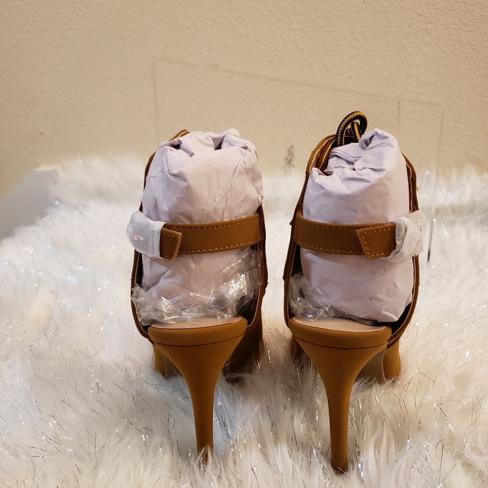 Shoe - Picture 4 of 6